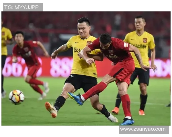 恒大与上港激战正酣精彩瞬间回顾与赛场氛围分享